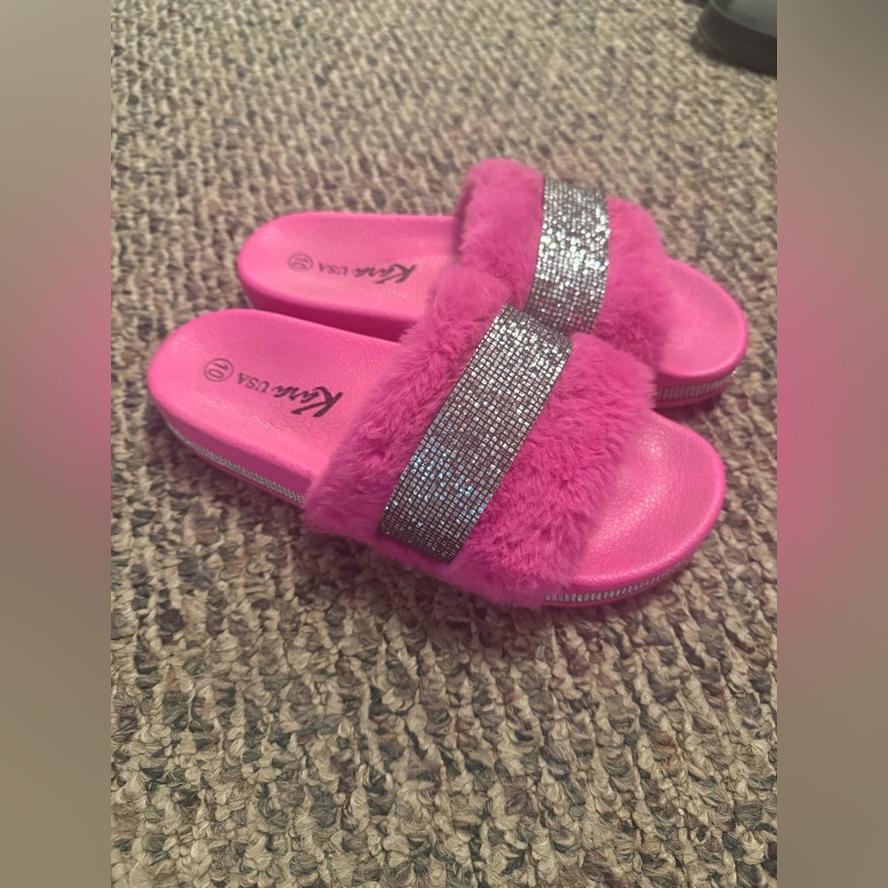 Women’s Pink Fuzzy Sandals with Silver Accents